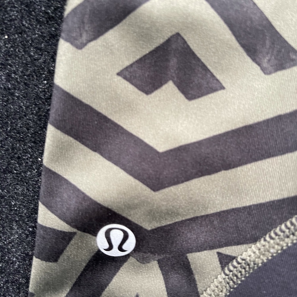 Lululemon bundle of leggings and spandex shorts - Picture 4 of 10